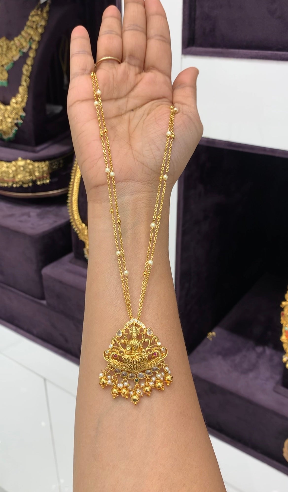 Beautiful Lakshmi devi pendant with handmaking chandraharam chain 18 inchs long