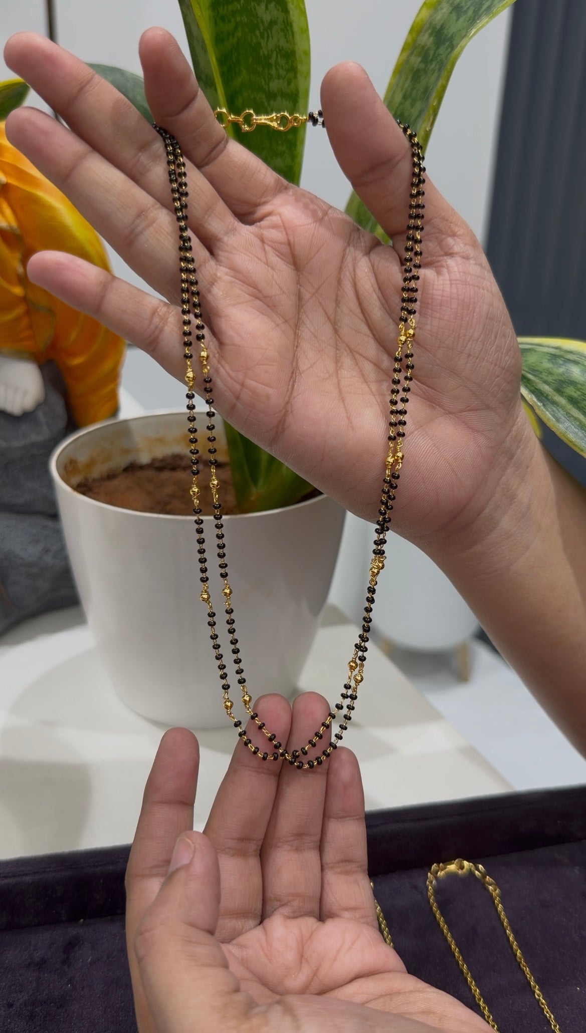 Beautiful simple 2 layers blackbeads chain 18 inchs long