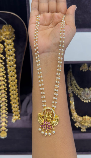 Beautiful radha krishna pendant with pearls chain 18 inchs long