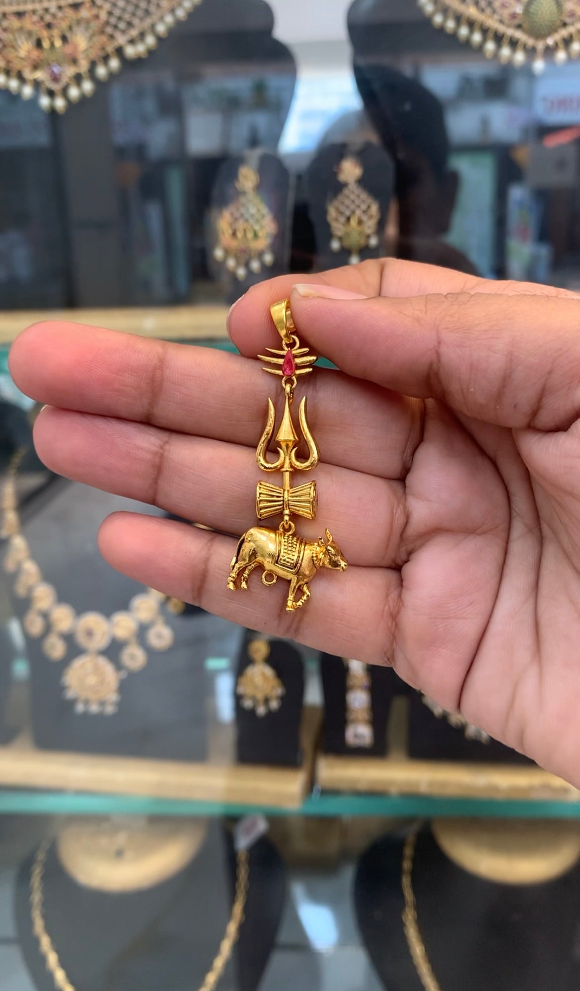 Beautiful hangable damarukam locket