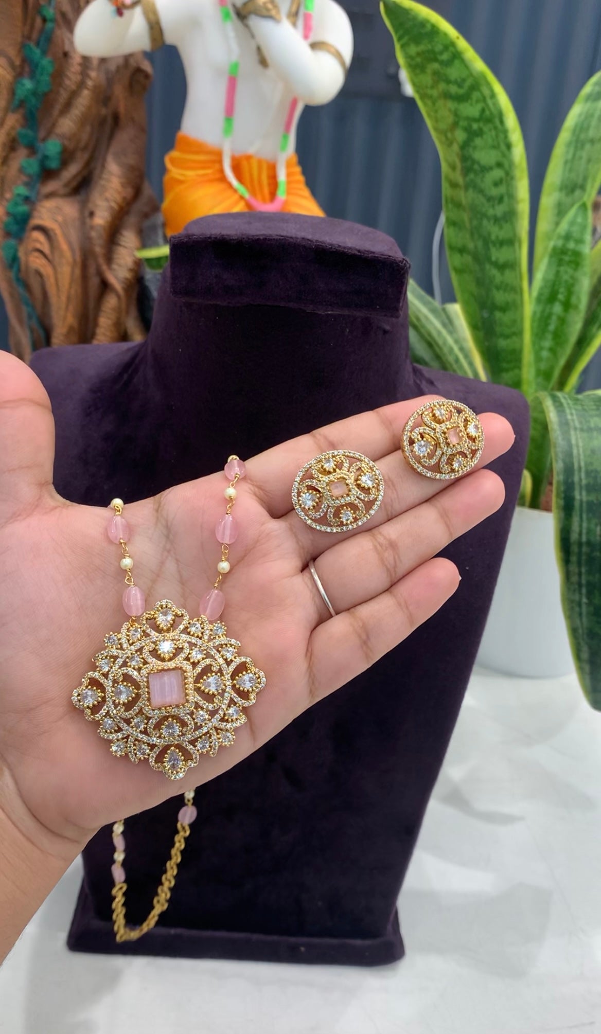 Beautiful  white & pink stones   pendant set with beads mala  24 inchs long
