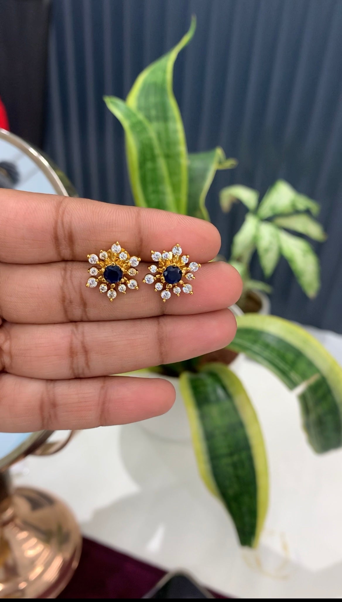 Beautiful simple studs with pushback