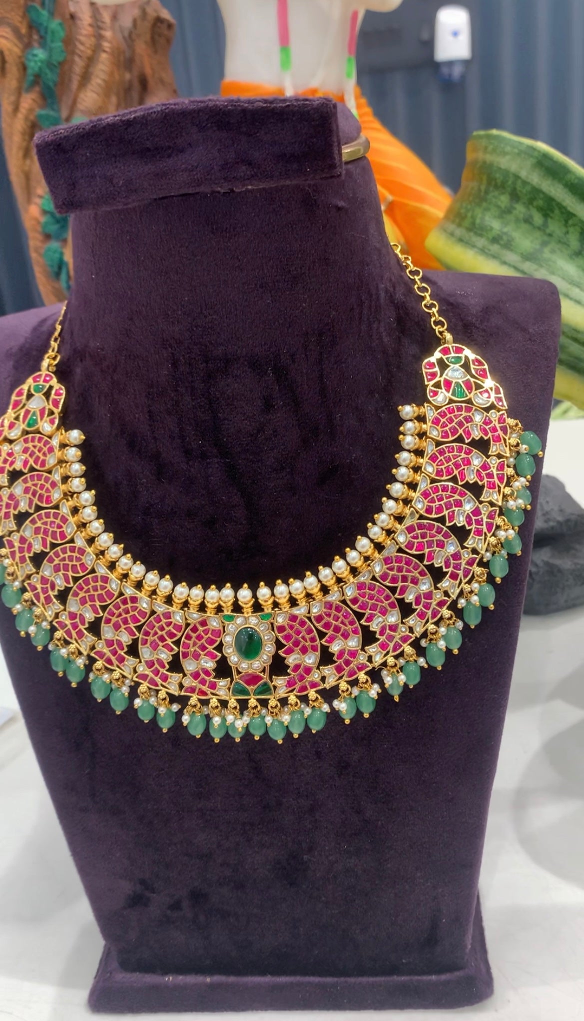 Beautiful jadau kundhan necklace with beads finishing