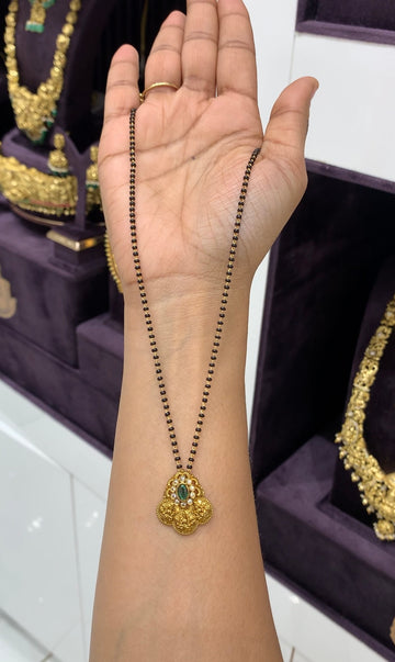 Beautiful kasulu model pendant with blackbeads chain 18 inchs long
