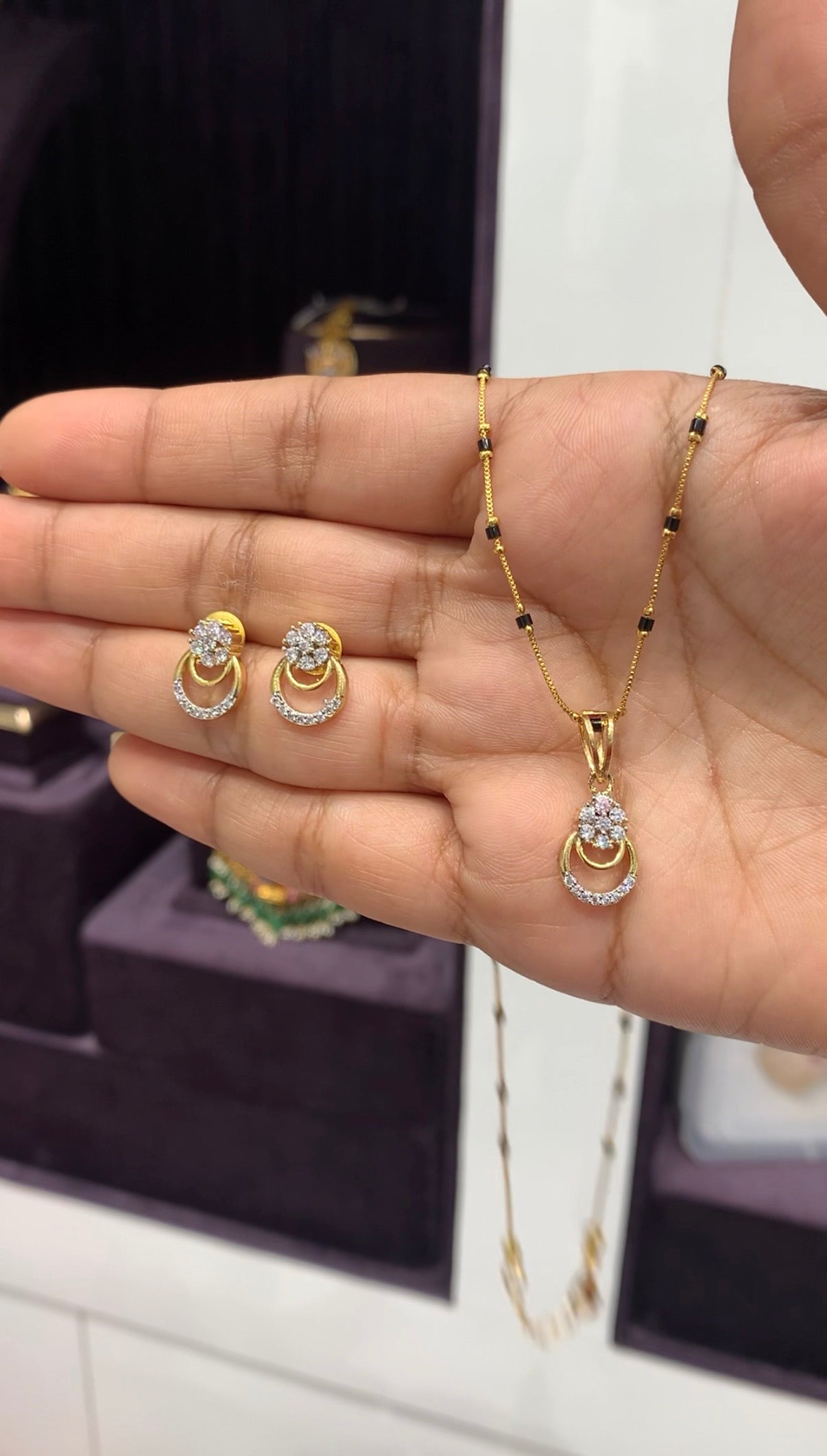 Simple italian fancy blackbeads chain with cute locket and earrings
