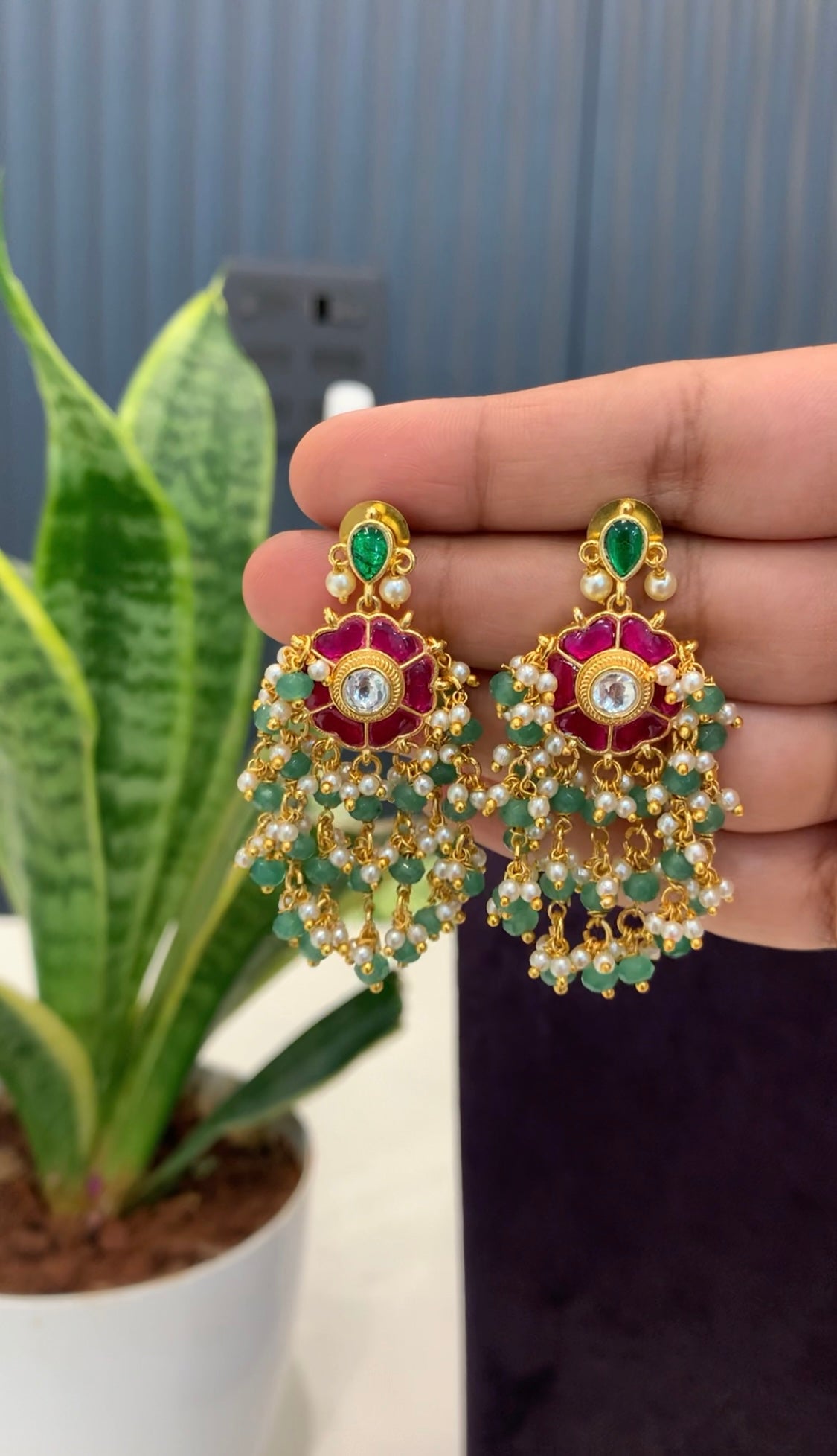 Beautiful Jadav kundhan hangings with pushback