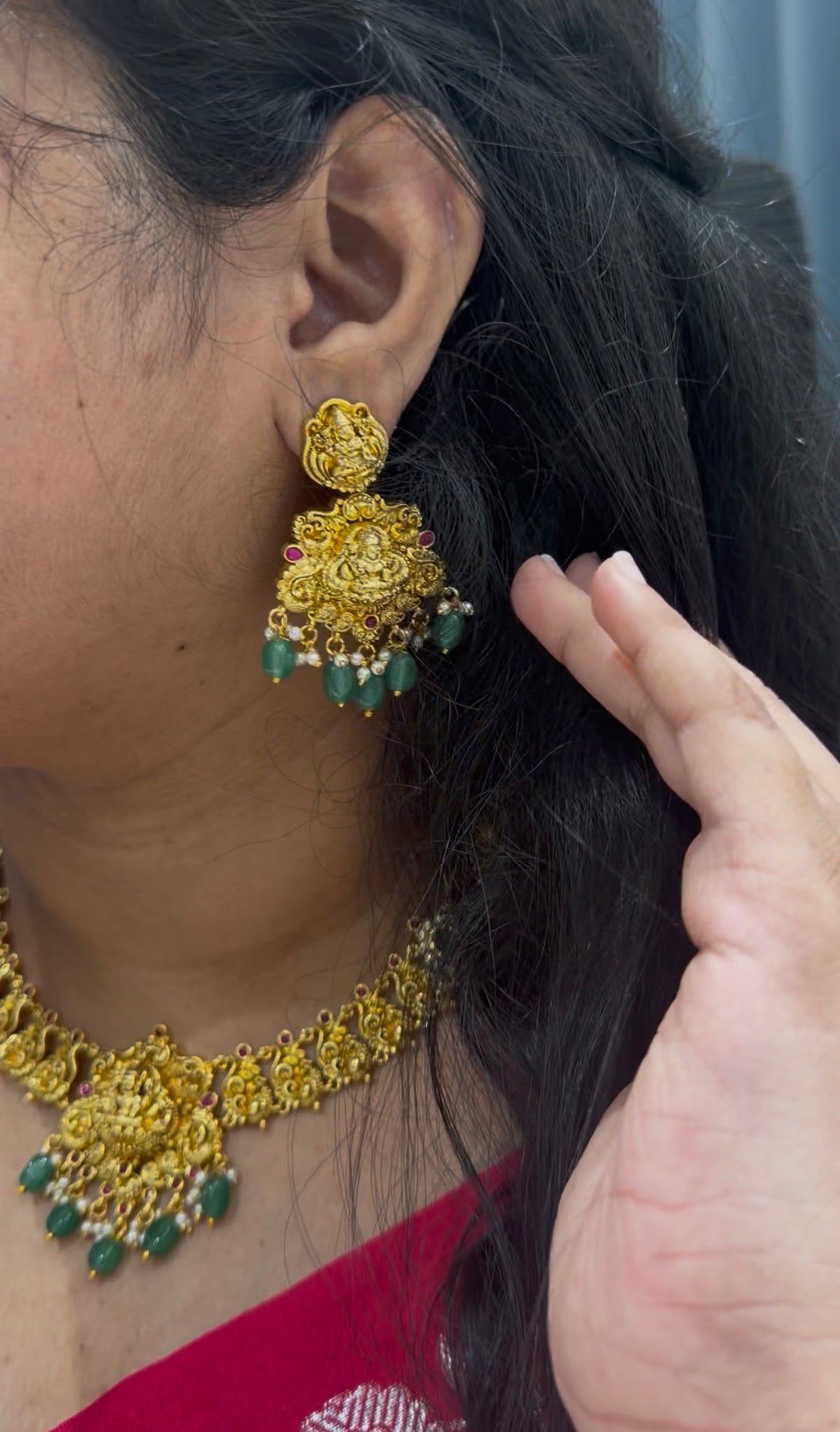 Beautiful jadau kundhan & Lakshmi devi necklace with pushback earrings