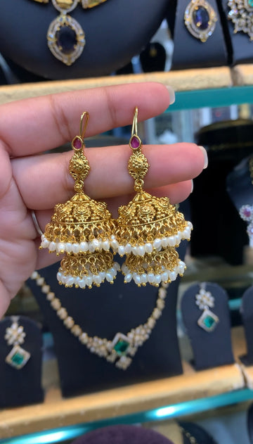 Beautiful hangable pink stone 2 step jumkis with rice pearls