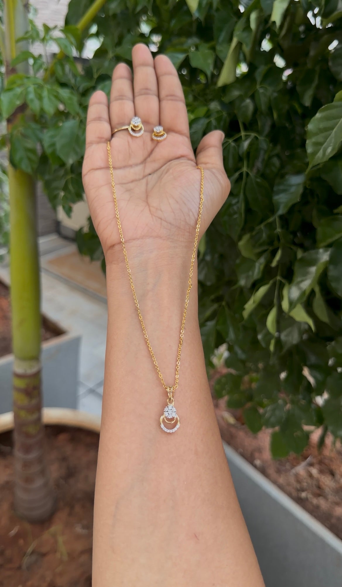 Because white stone pendant set with chandraharam chain 18 inchs long