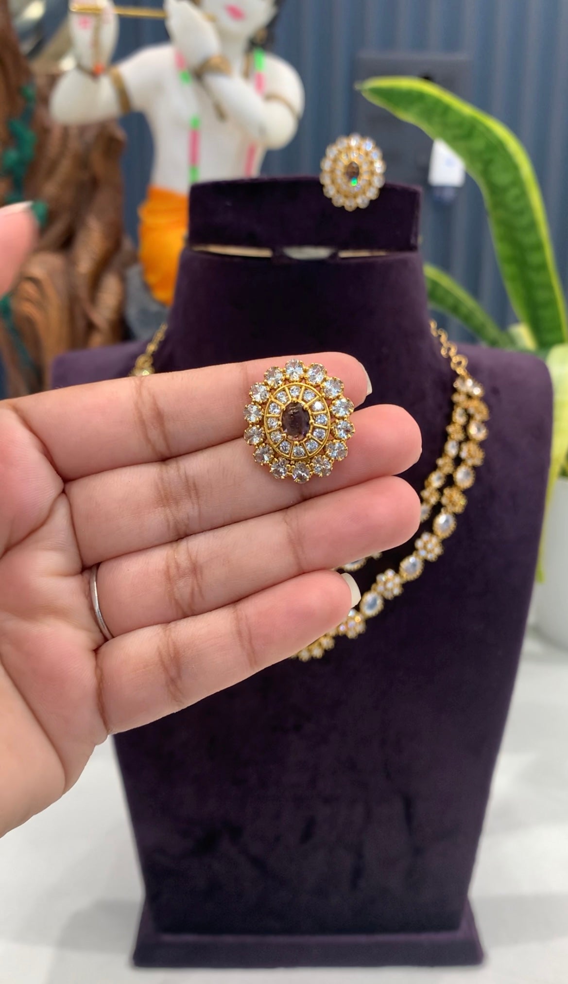Beautiful CZ stones 2 layers necklace with pushback earrings