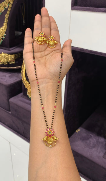 Beautiful pota stone pendant set with blackbeads chain 18 inchs long