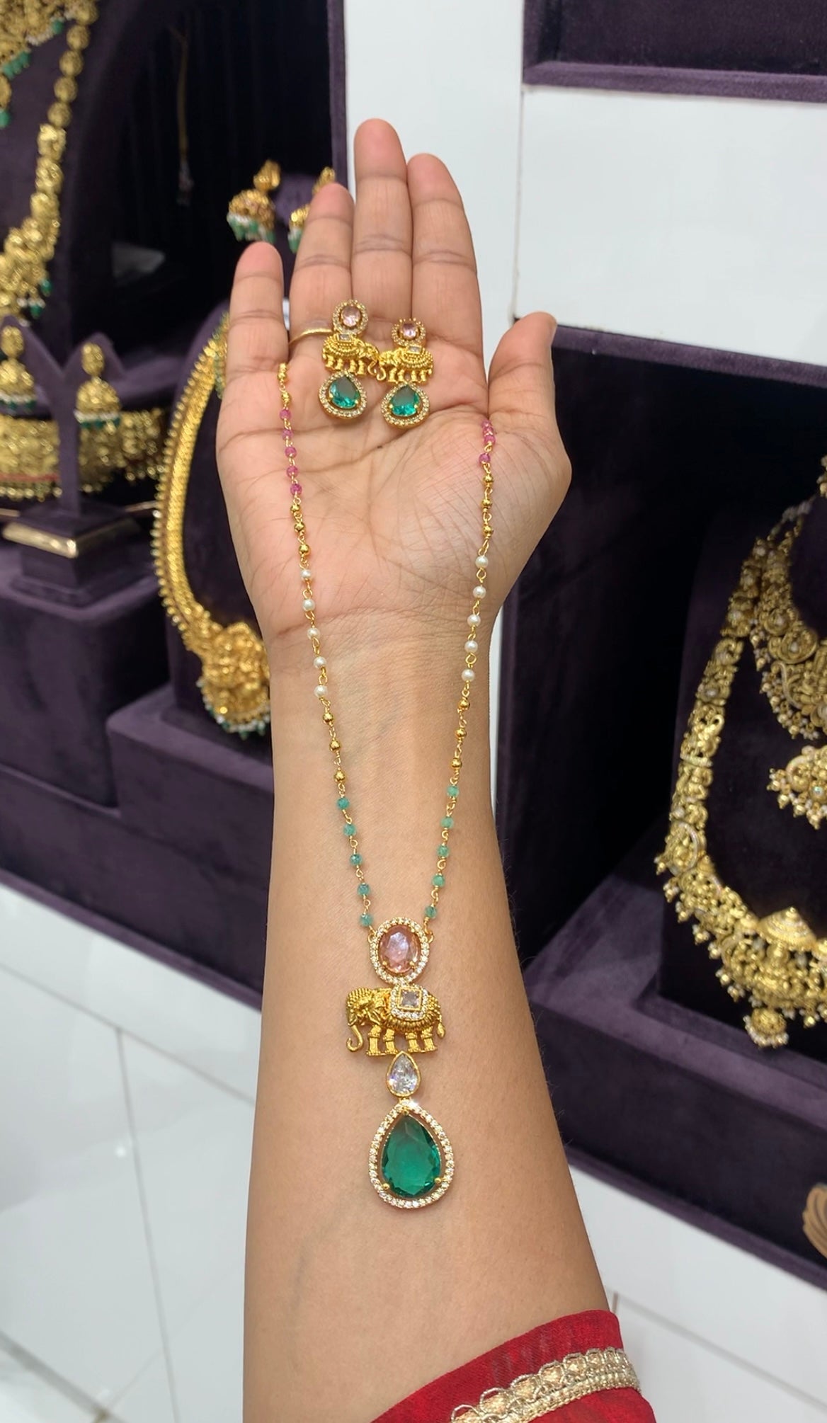 Beautiful elephant model CZ stones pendant set with beads chain 18 inchs long