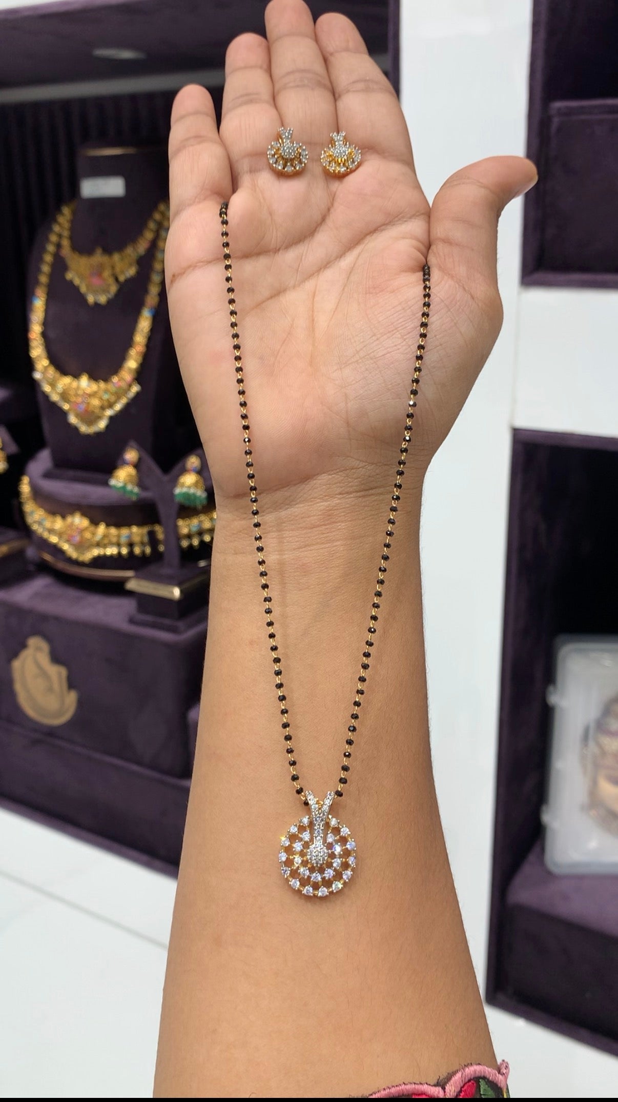 Beautiful 18inch blackbeads chain with diamond replica pendent set