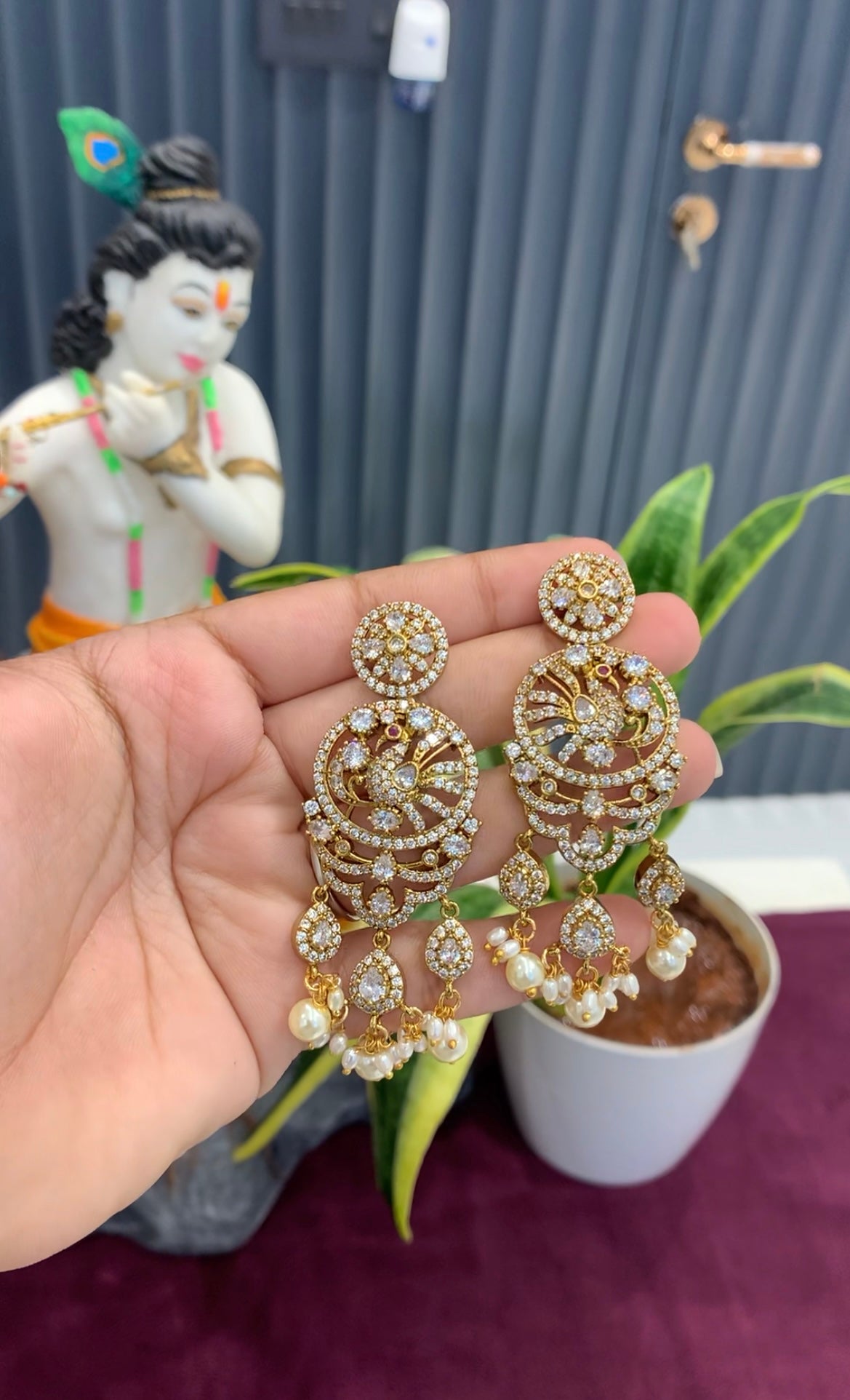 Beautiful Victoria polish neckset with pushback earrings