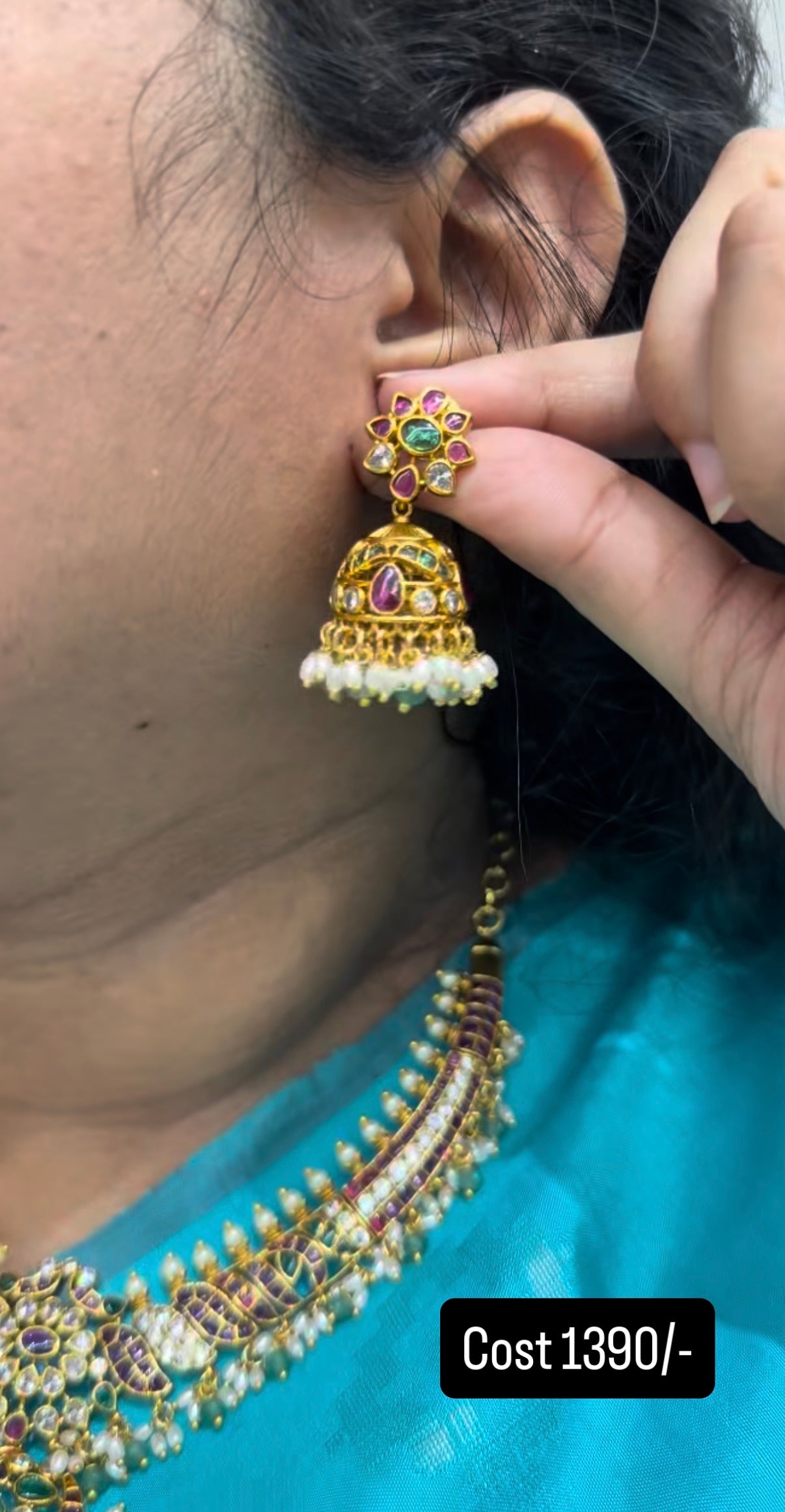 Beautiful necklace set(detachable pendent)with earrings