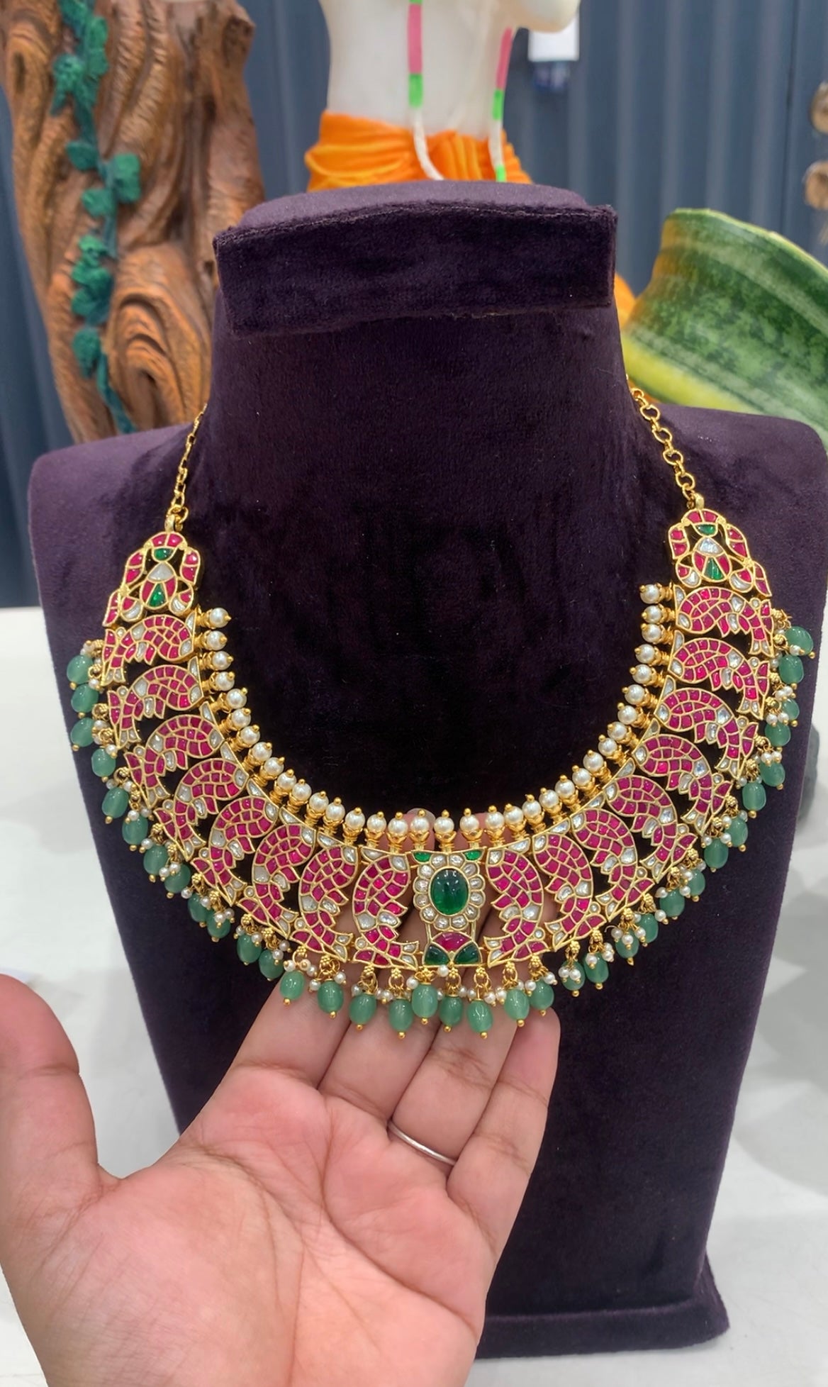 Beautiful jadau kundhan necklace with beads finishing