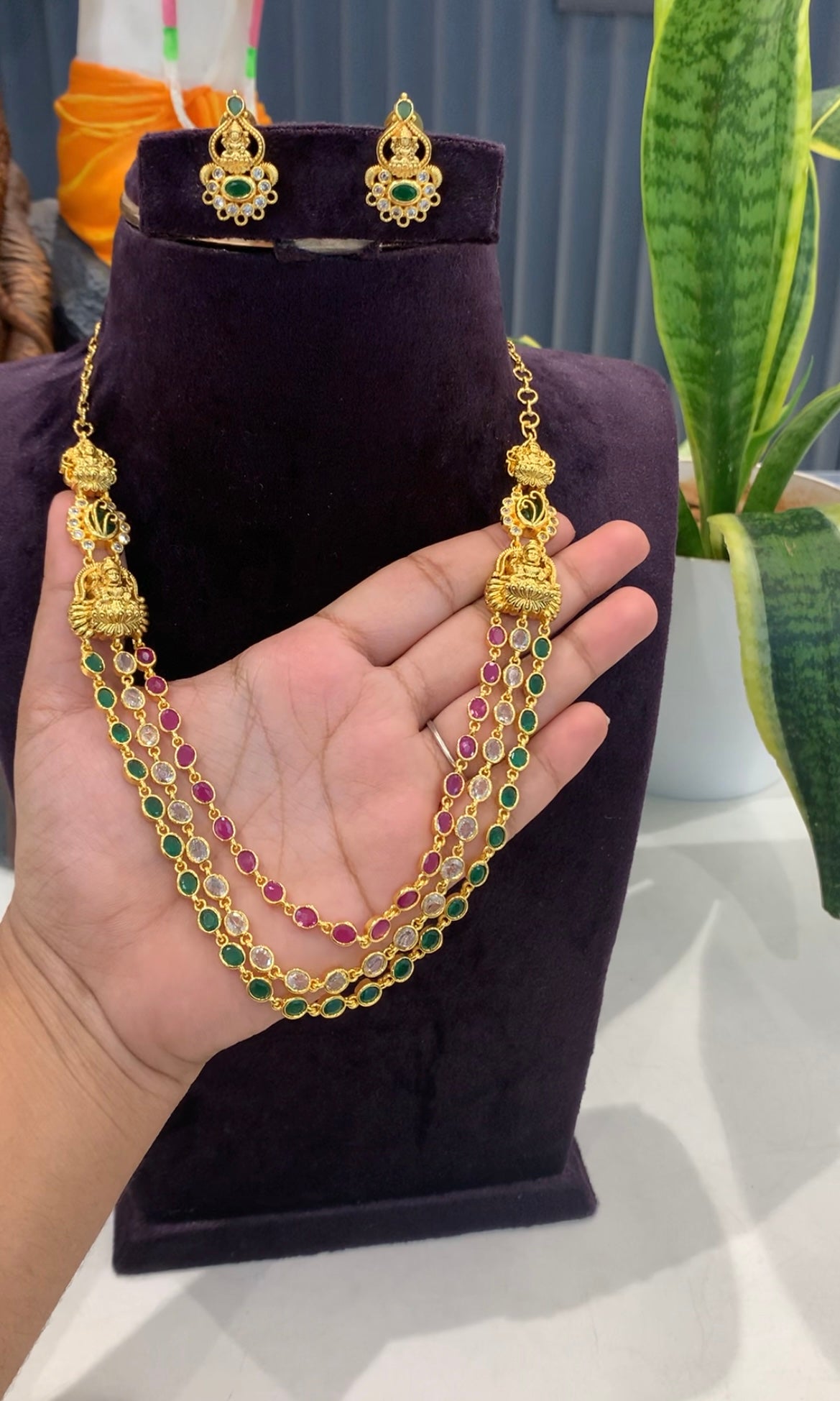Beautiful multi color stones 3 layers necklace with pushback earrings