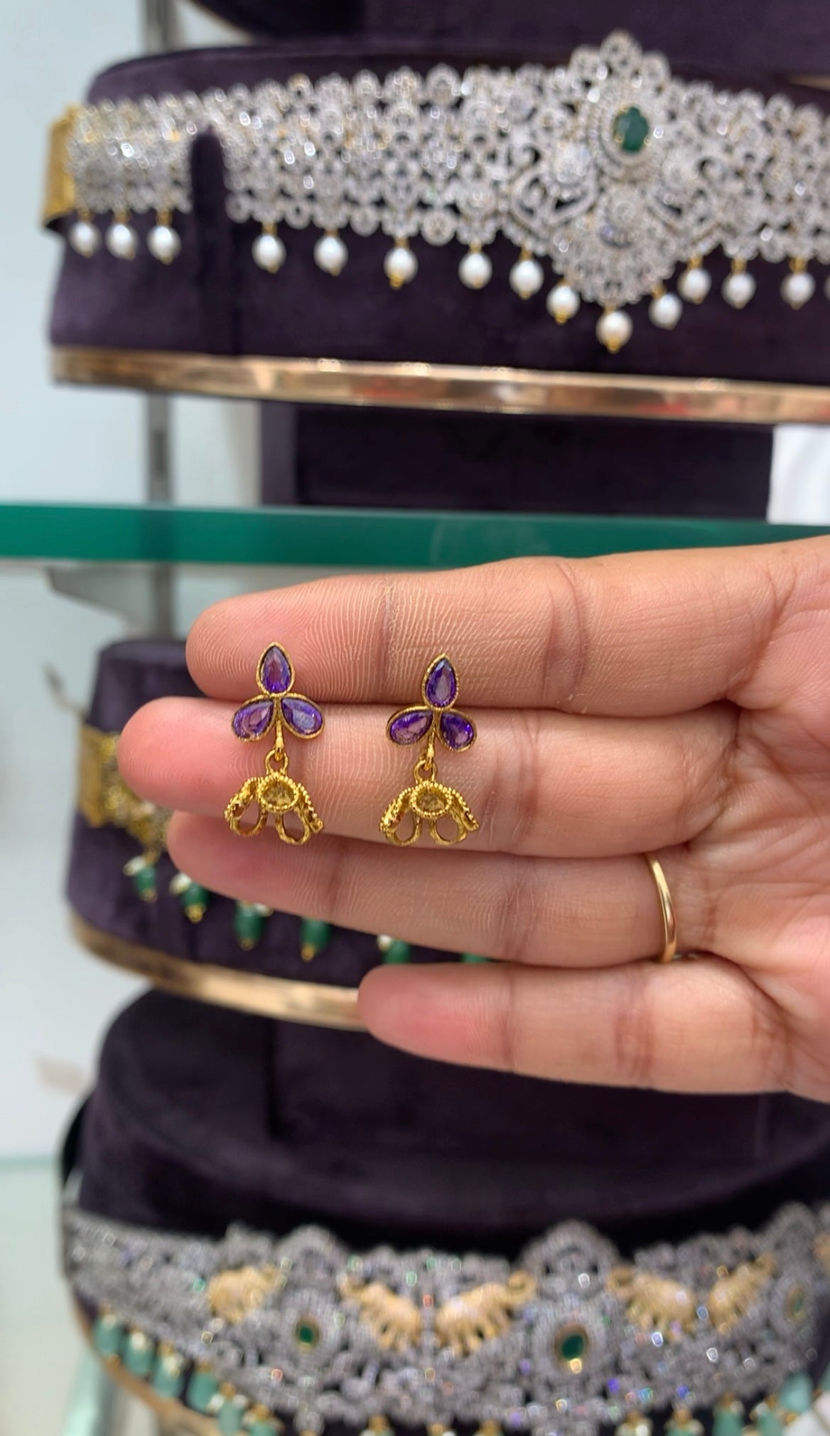 Beautiful purple color stone jumkis with pushback