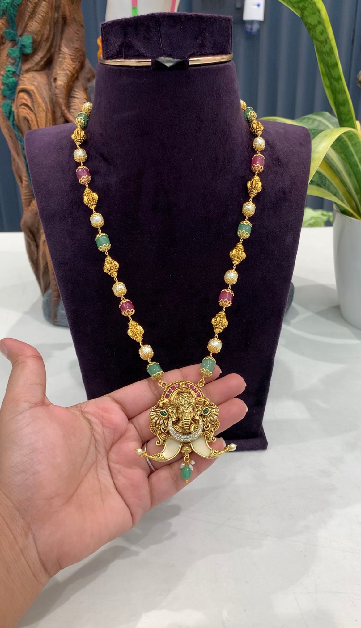 Beautiful ganesh pendent tiger nail with beads & nakshi balls mala 18 inchs long