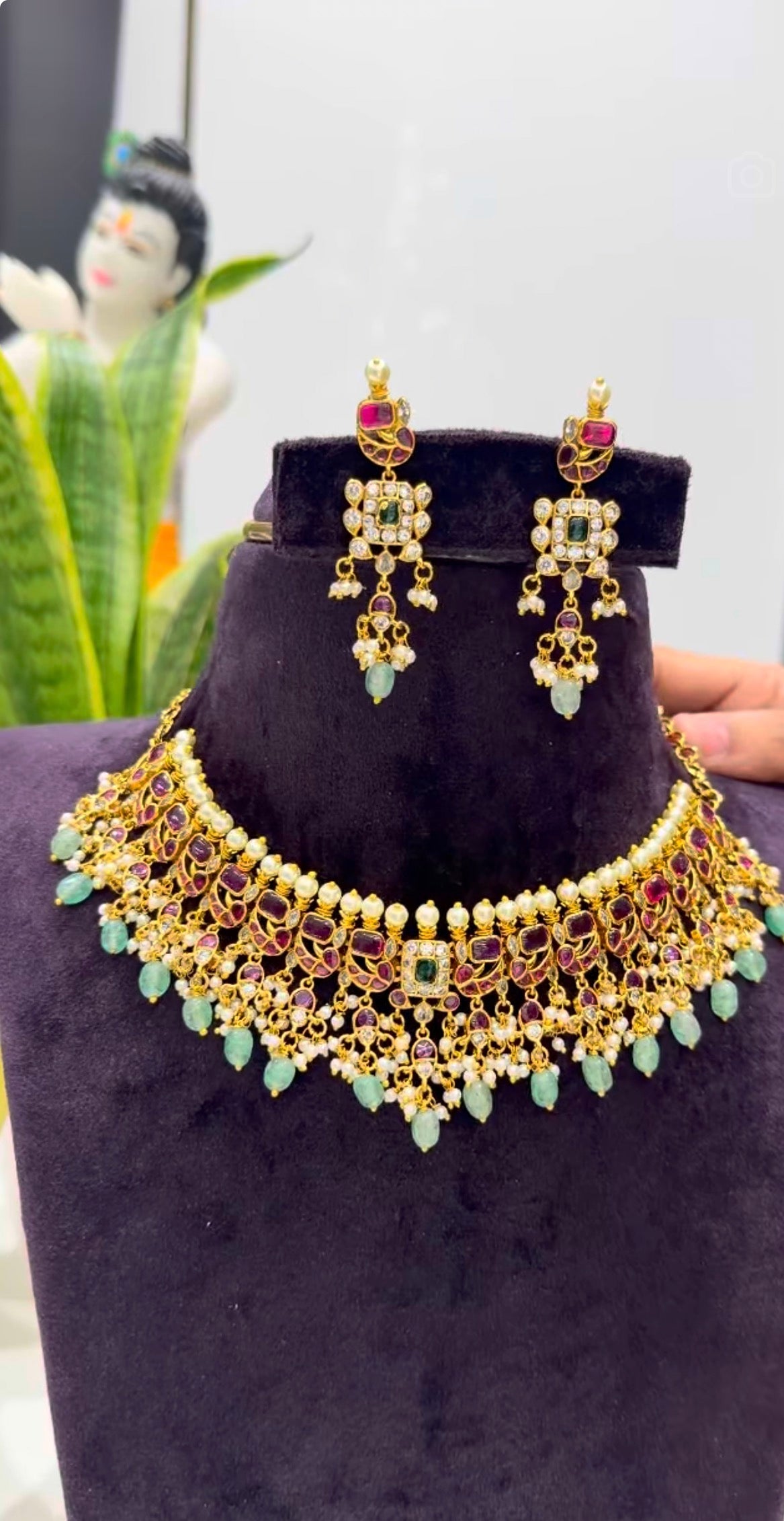 Beautiful pota stone neckset ,pushback earrings with beads finishing
