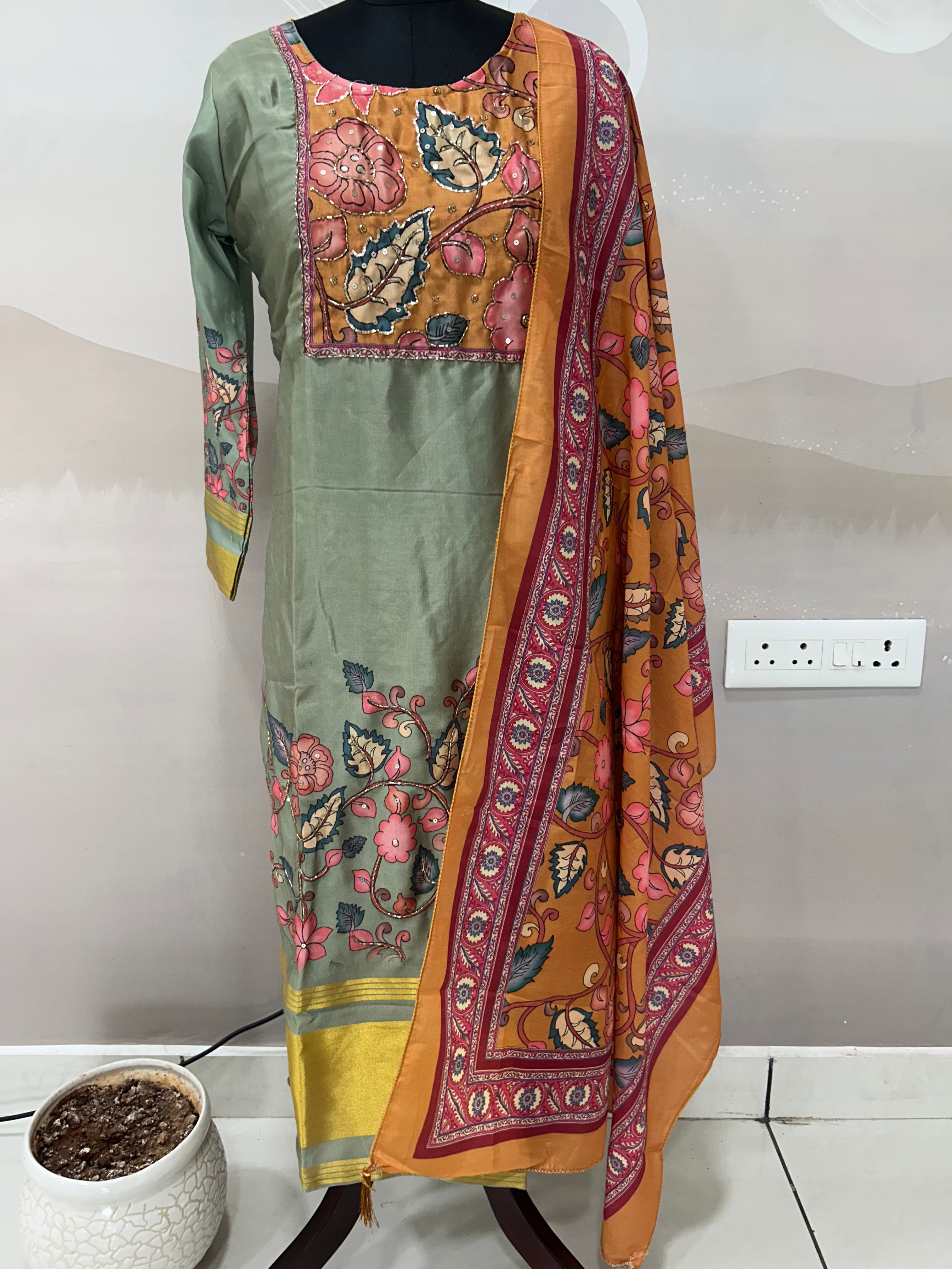 Jasmine silk 3-pieces set