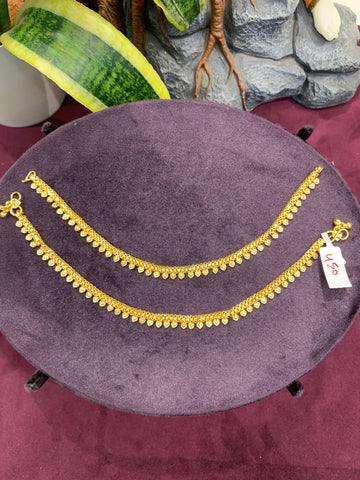 Beautiful gold polish anklets