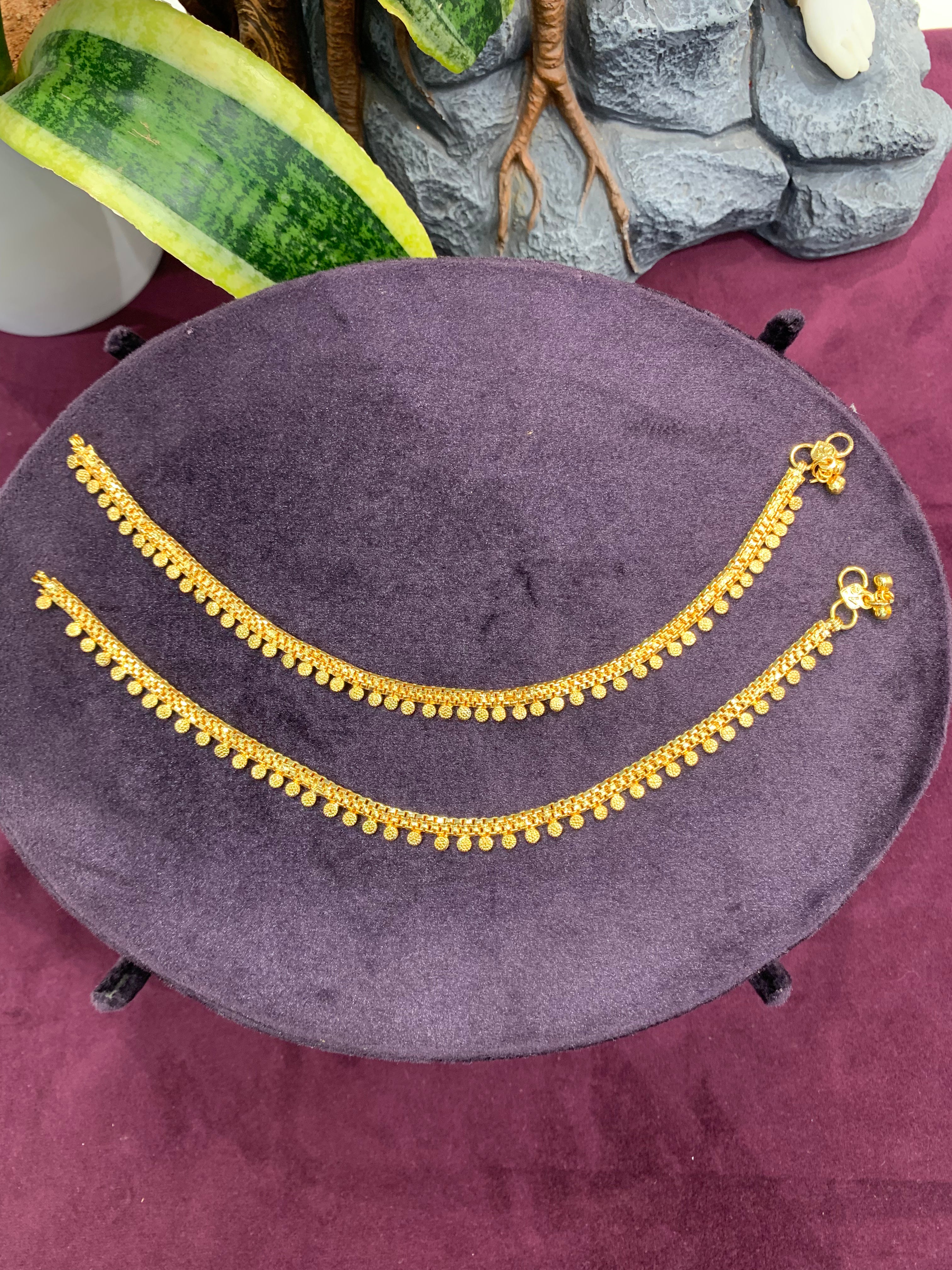 Beautiful gold polish anklets