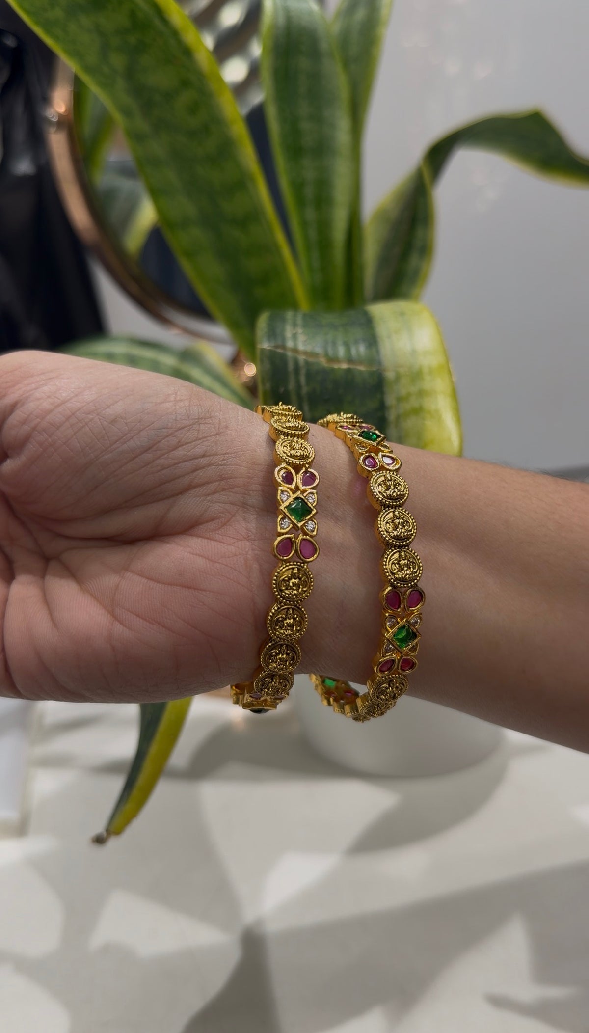 Beautiful pota stone kasula model Bangles