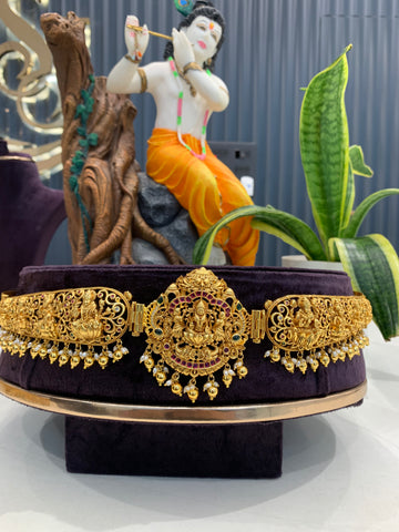 Beautiful pota stone & Lakshmi devi bits adult vaddanam with gold balls finishing
