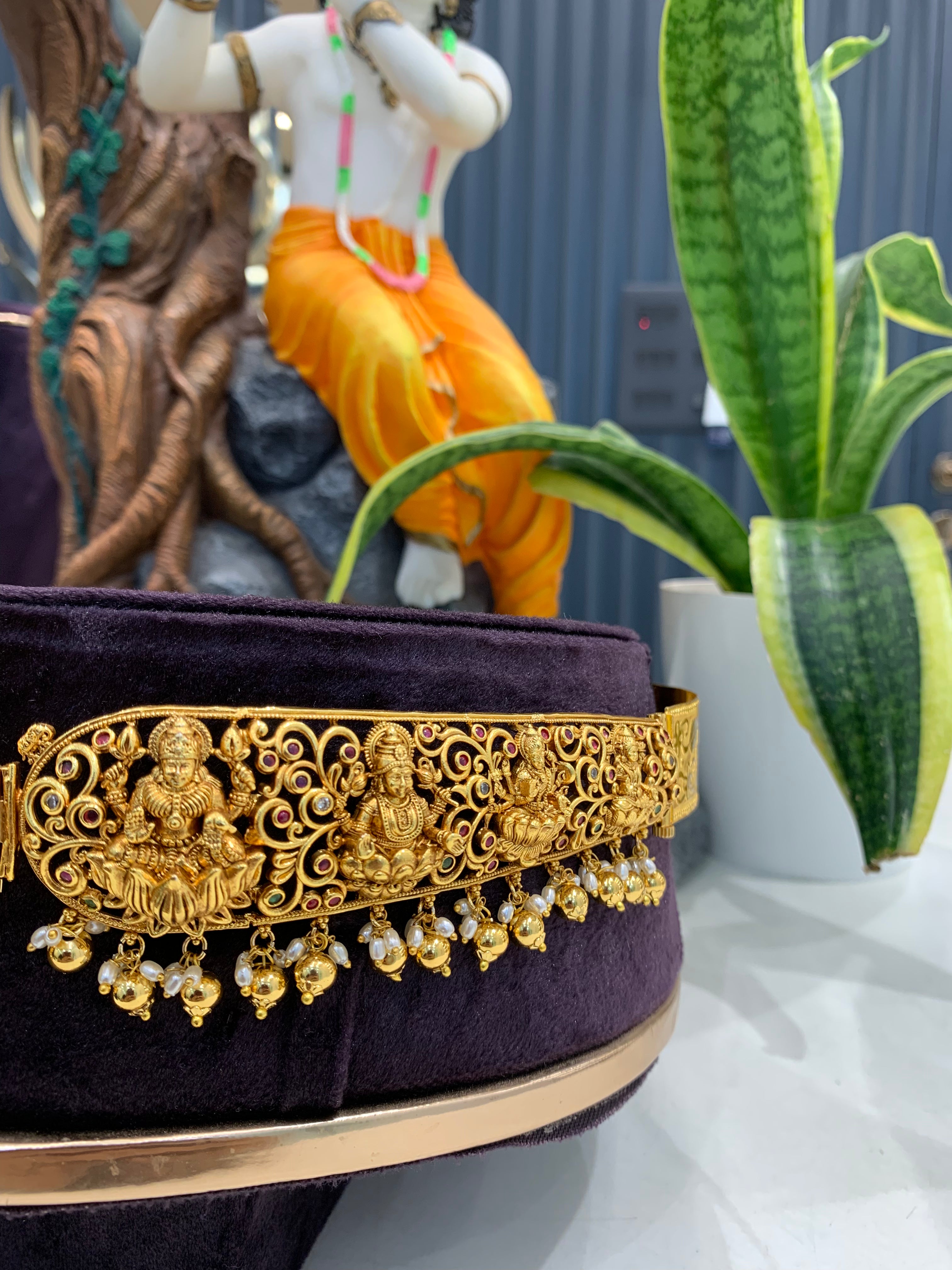 Beautiful pota stone & Lakshmi devi bits adult vaddanam with gold balls finishing