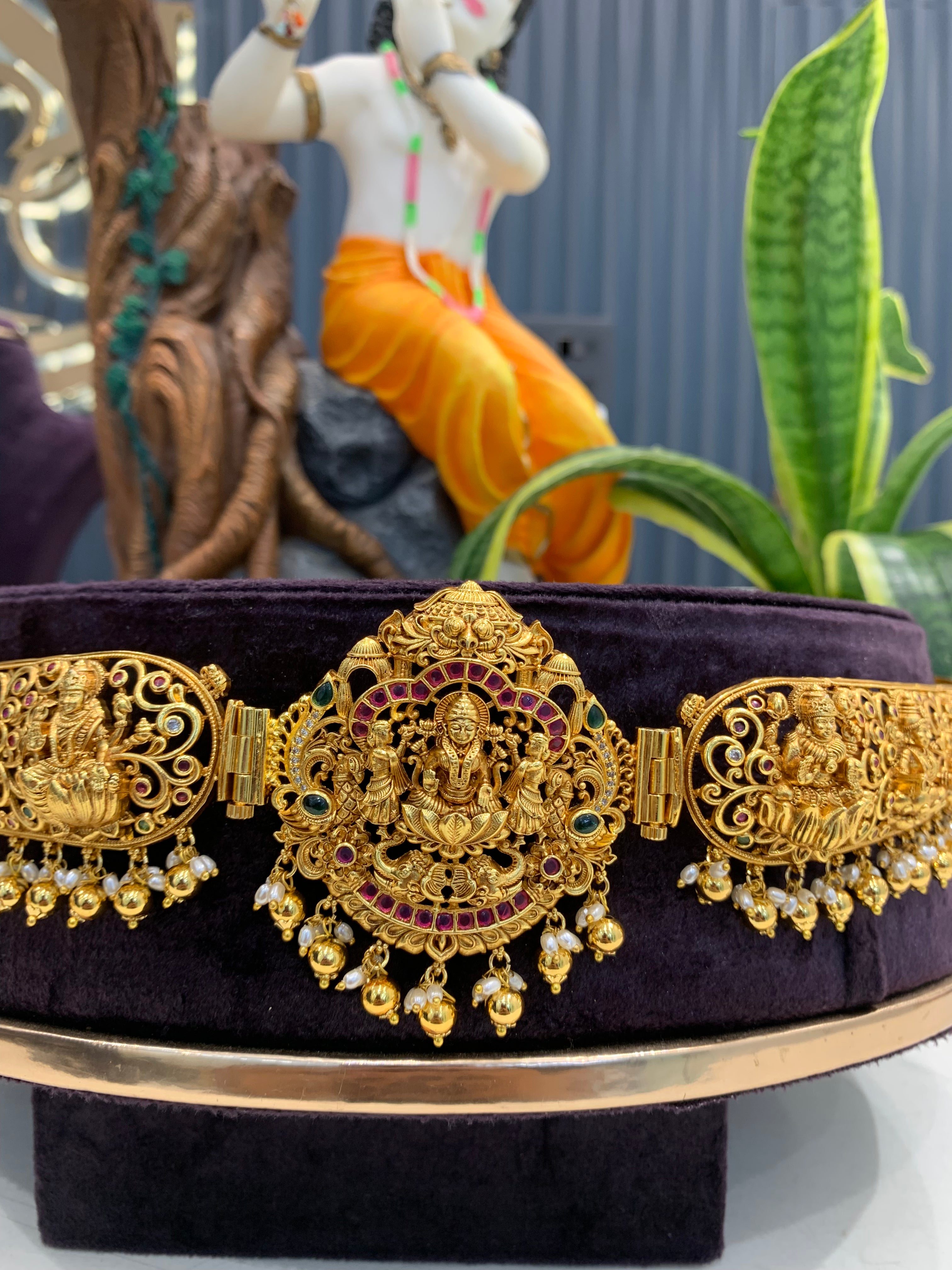 Beautiful pota stone & Lakshmi devi bits adult vaddanam with gold balls finishing