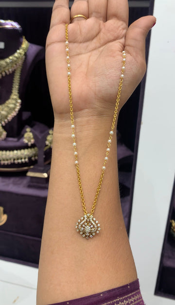 Beautiful locket with chain