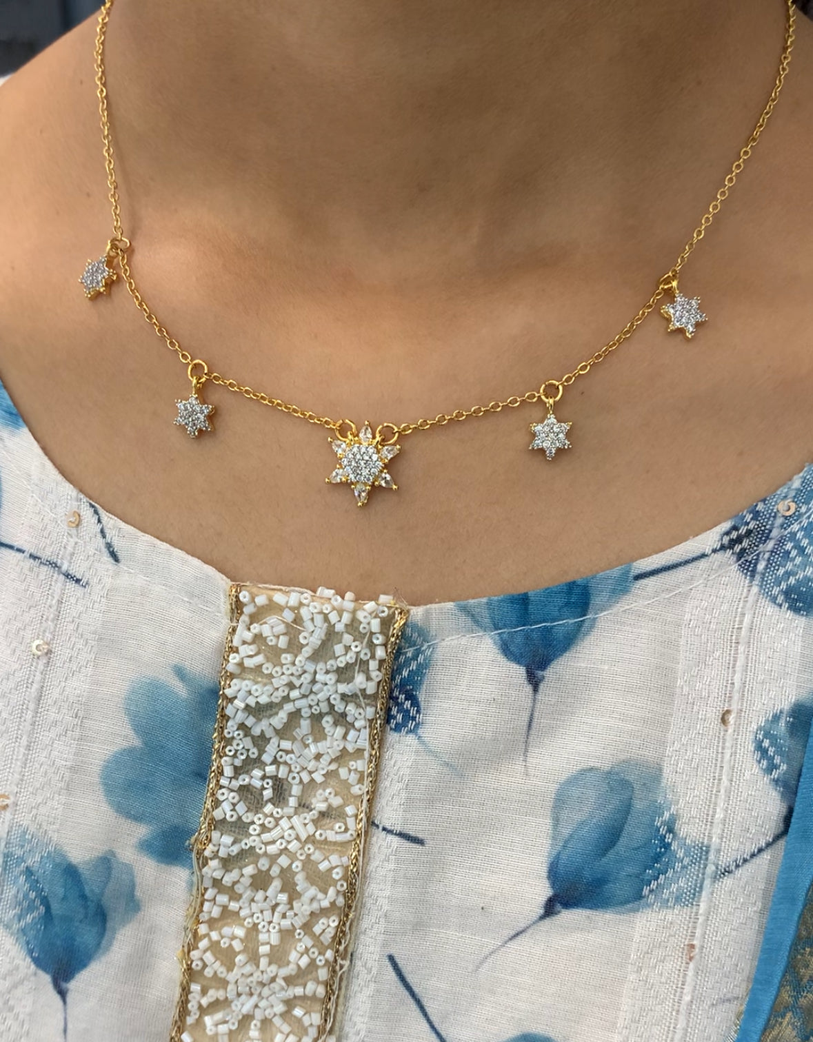 Beautiful simple chain with earrings