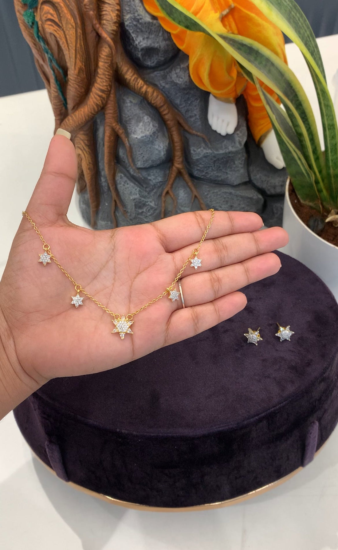 Beautiful simple chain with earrings