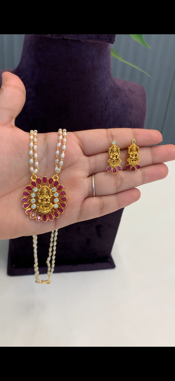 Beautiful pearls set with earrings