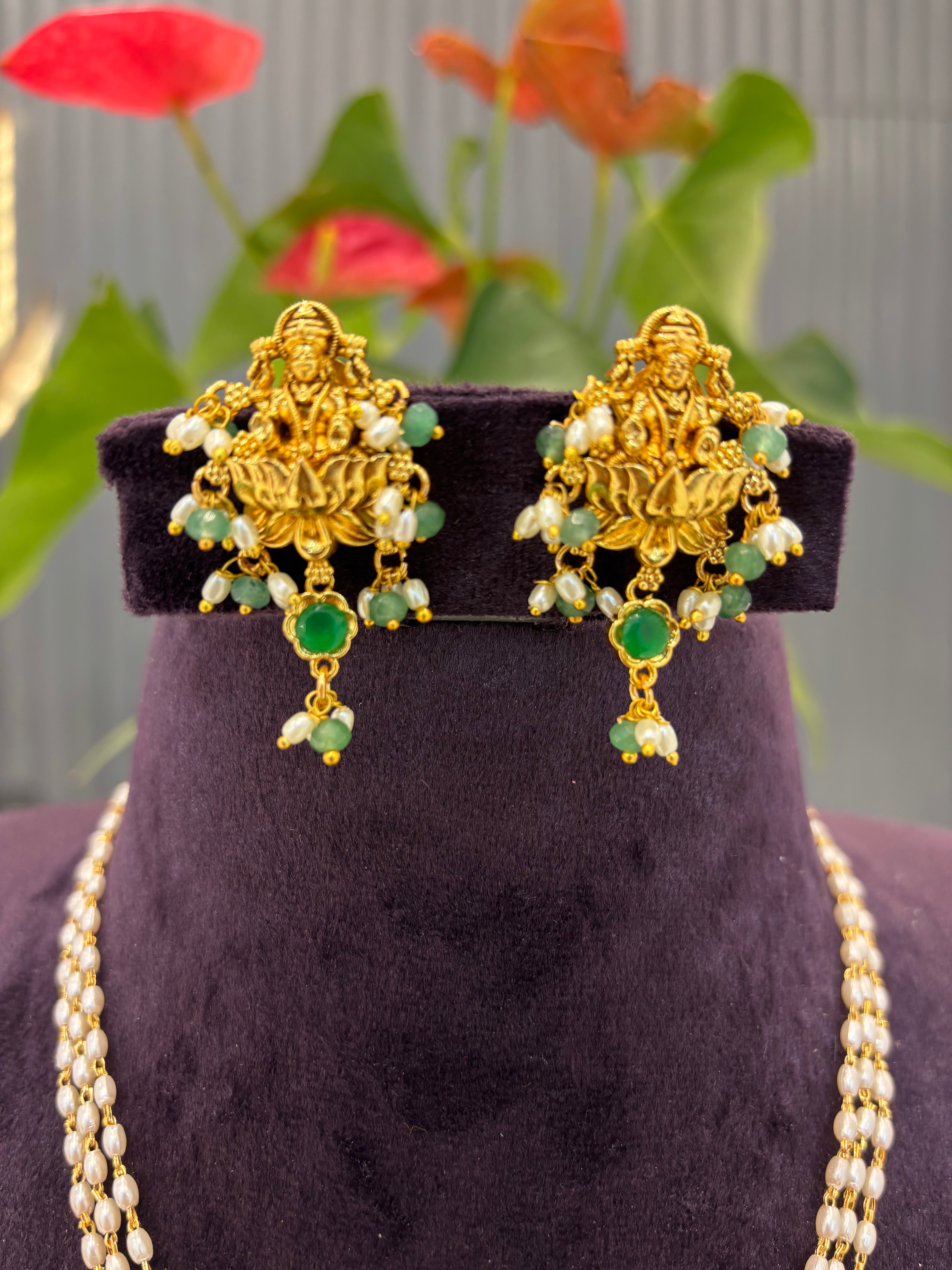 Beautiful Lakshmi locket set with rice roll chain