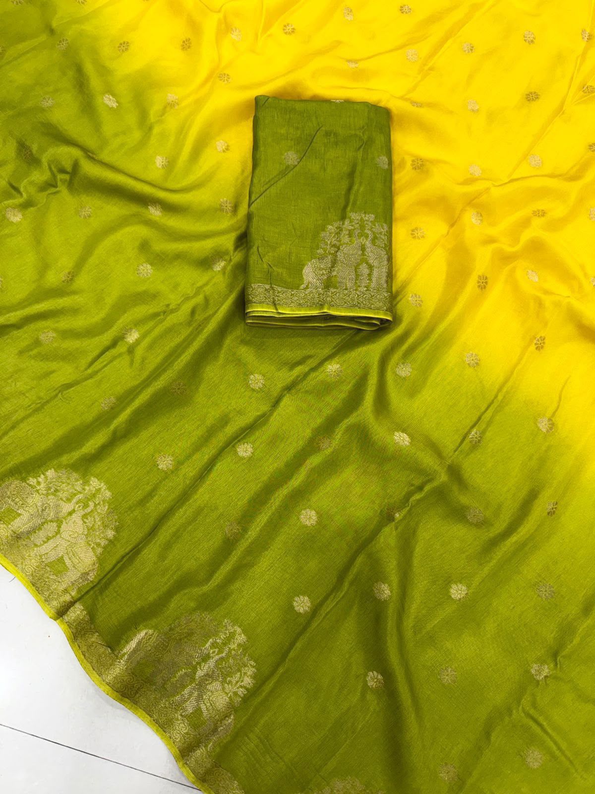 2D Muslin silk shaded saree