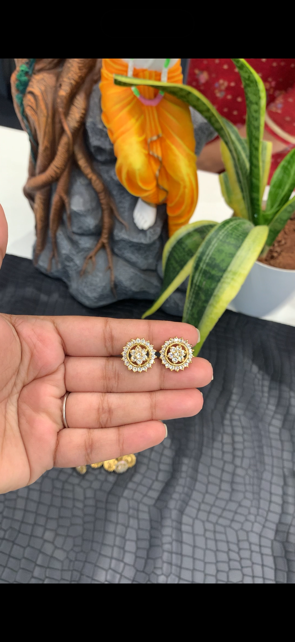 Beautiful Dailywear screw back white stone studs