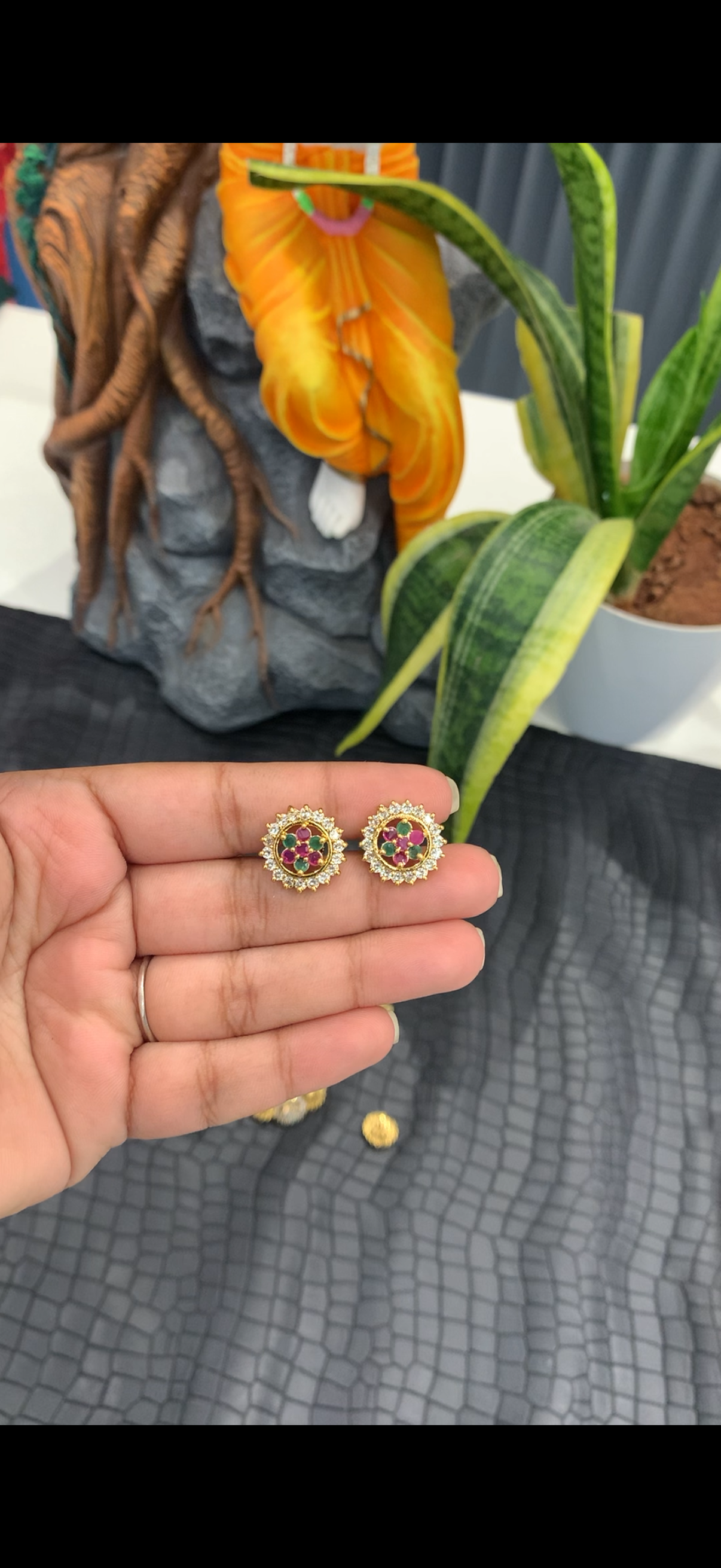 Beautiful dailywear Screwback multi colour studs