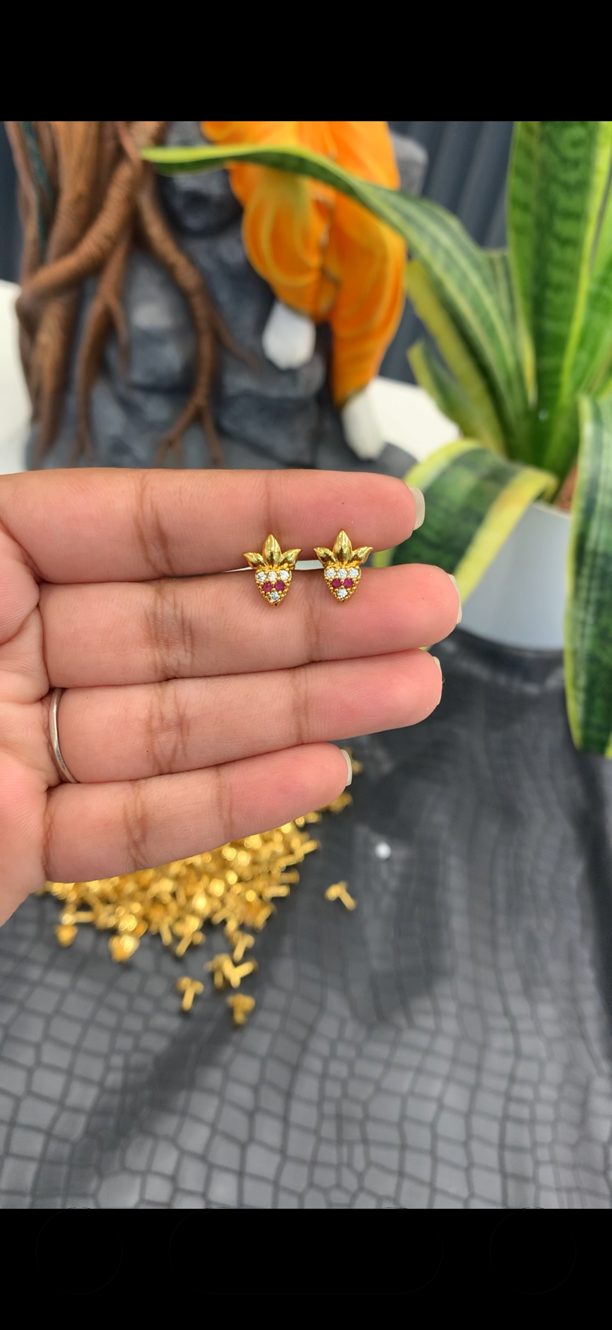 Cute Dailywear studs with screw back