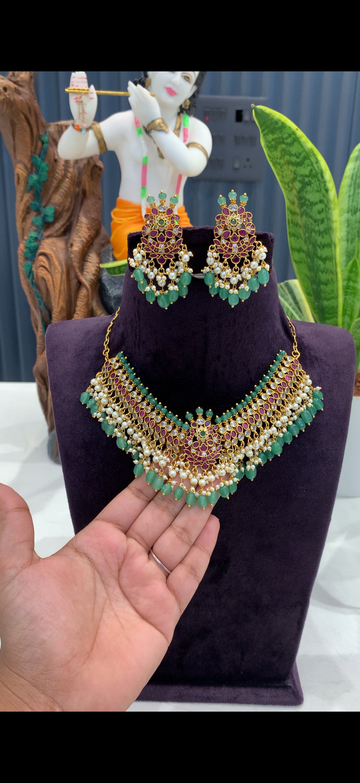 Beautiful necklace uncut  Kundan stone with pushback earrings