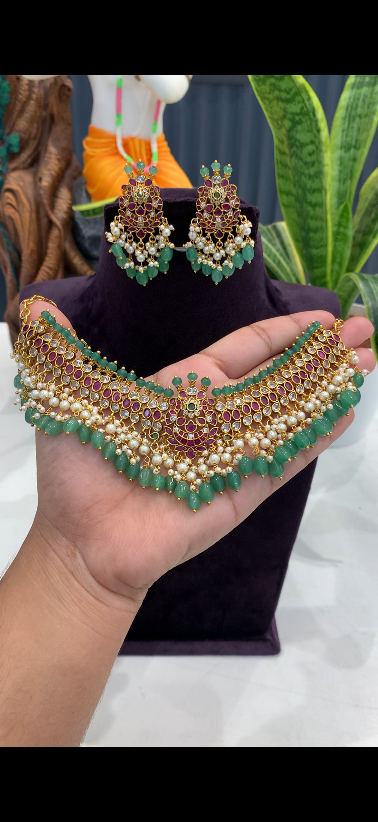 Beautiful necklace uncut  Kundan stone with pushback earrings