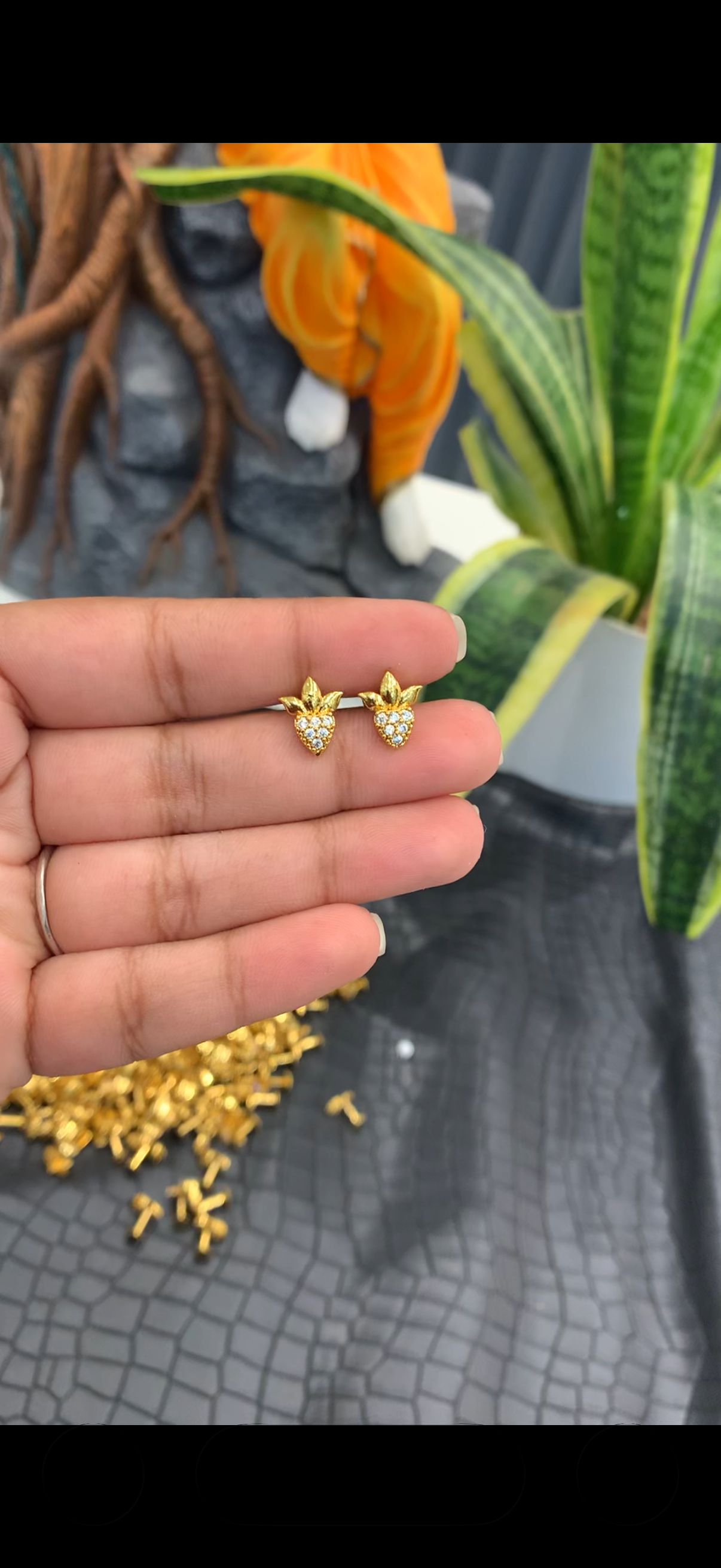 Cute dailywear screw back studs with white stone