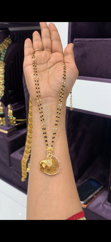 Beautiful Elephant pendant with hand making black beads chain 18 inchs