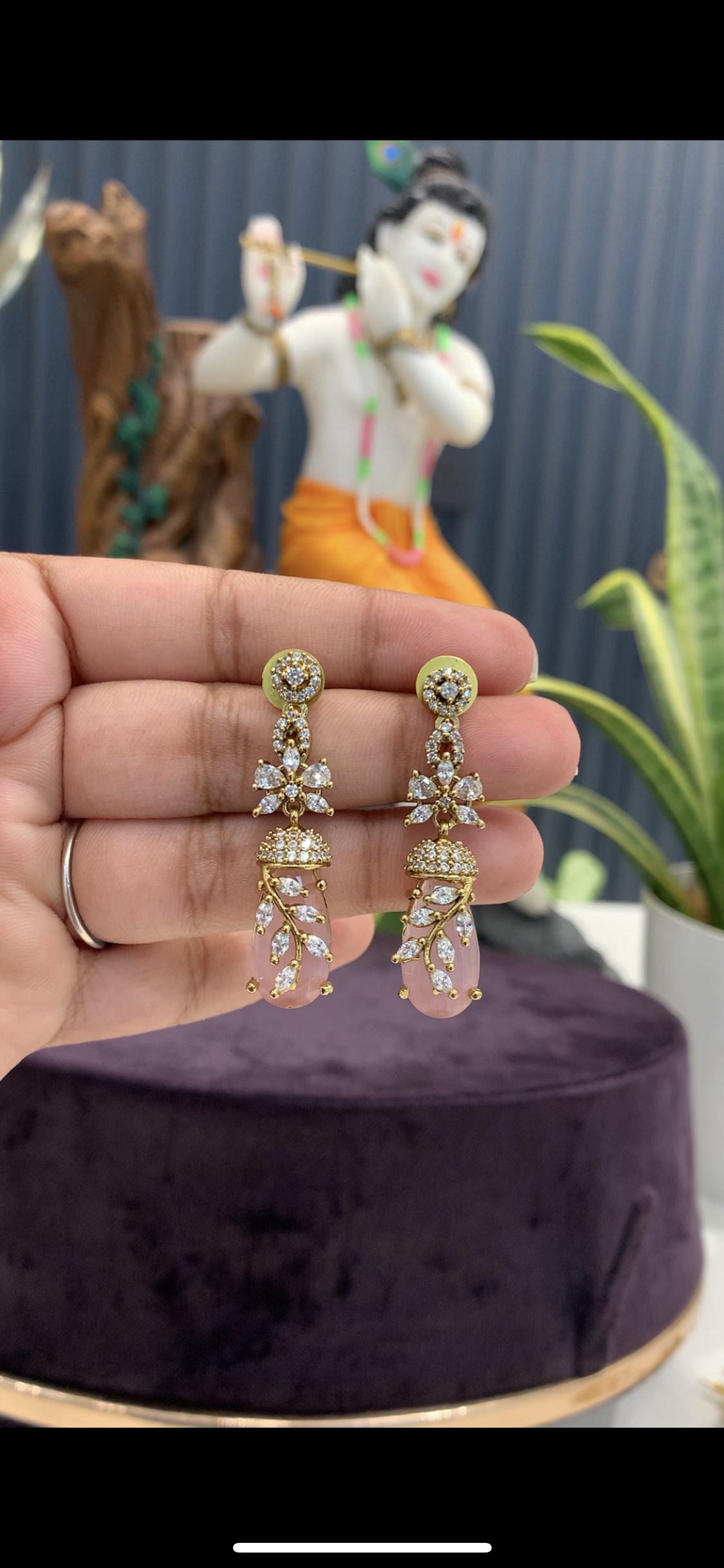Beautiful Victoria polish earrings with pushback