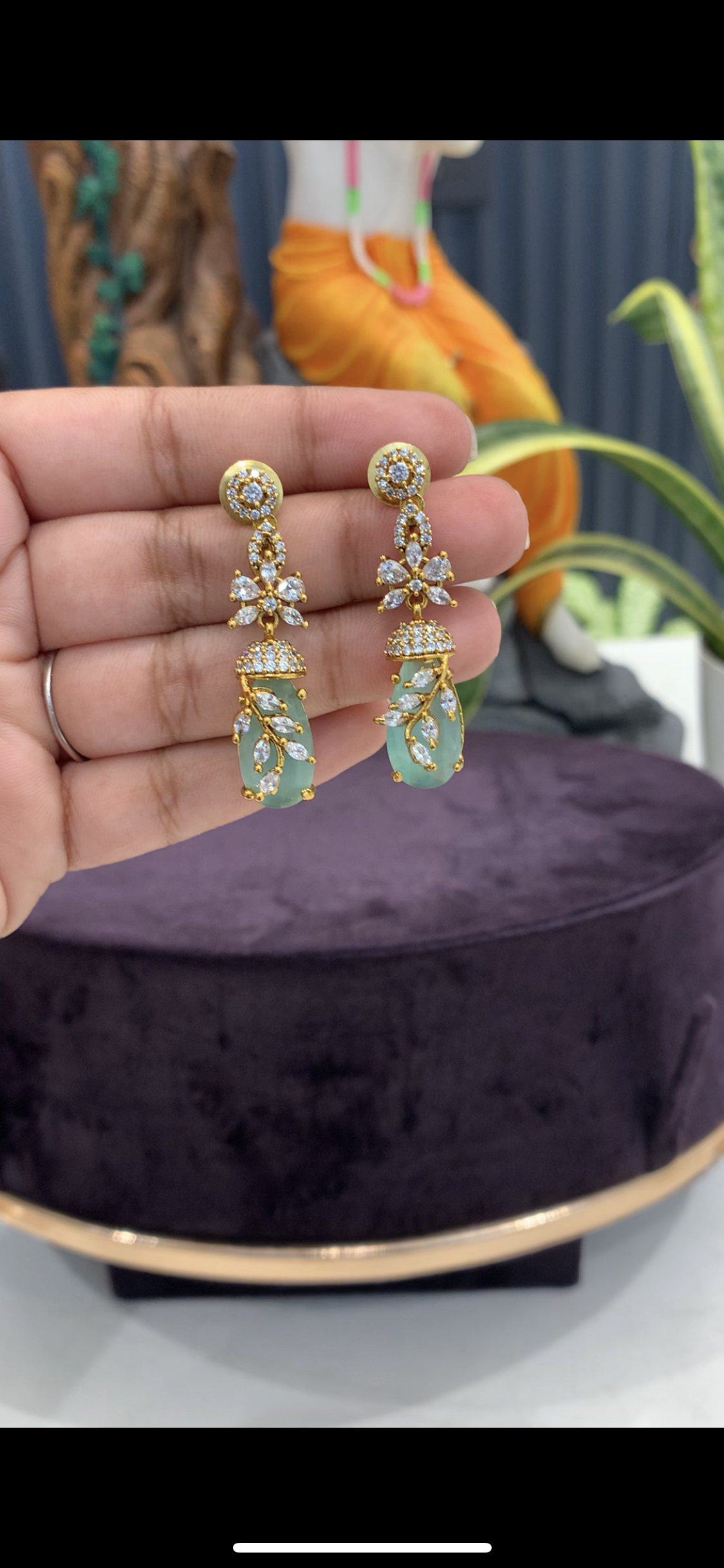 Beautiful Victoria polish earrings with pushback