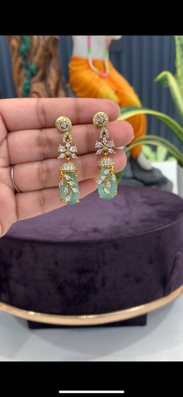 Beautiful Victoria polish earrings with pushback