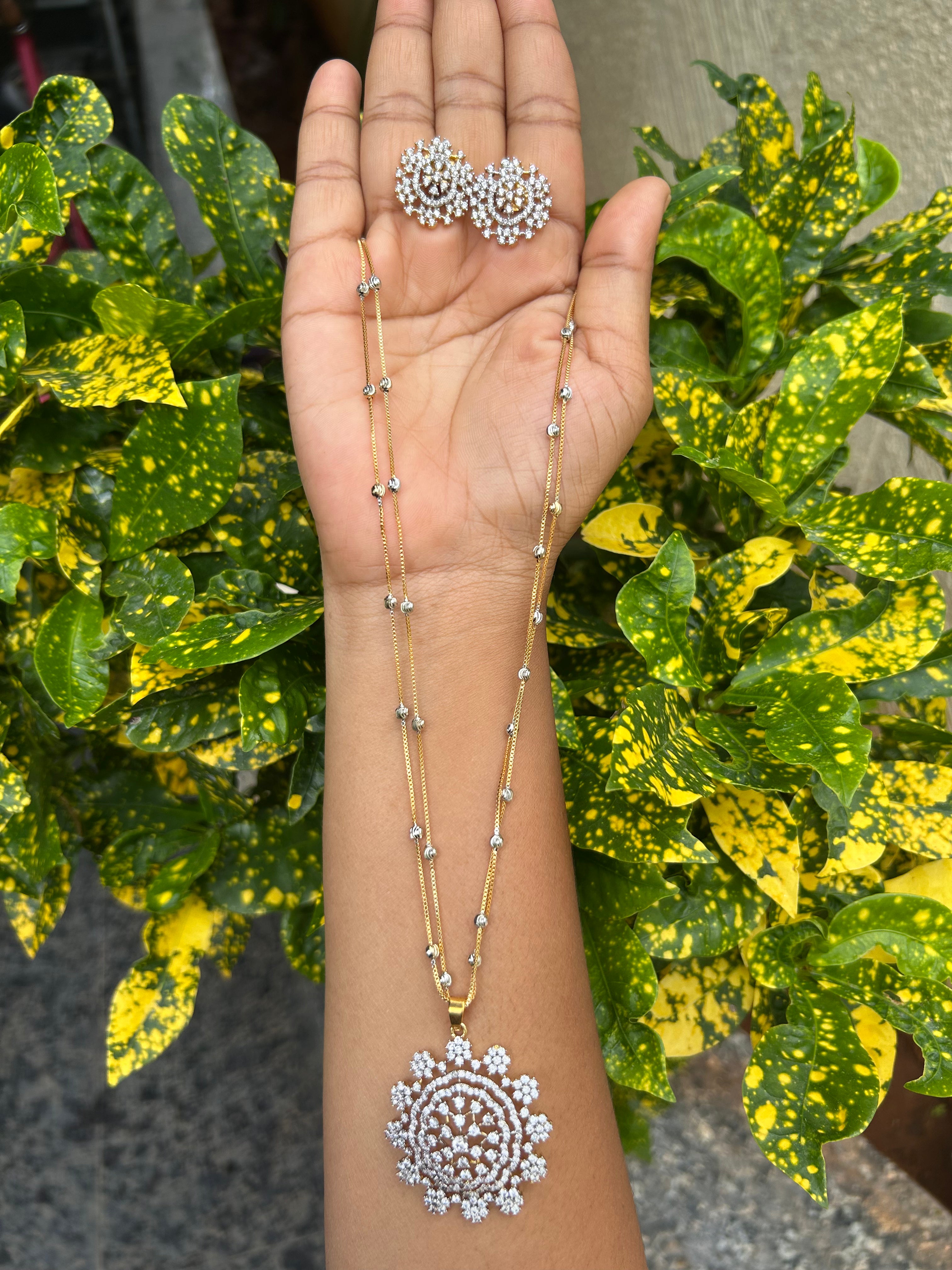 Beautiful white stones pendant set with 2 layers silver balls chain 18 inchs long