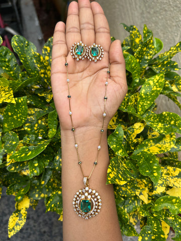 Beautiful green & white stones pendant set with fancy chain 18 inchs long