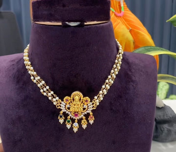 Beautiful Lakshmi Devi stone pendant with white pearls hand making chokar
